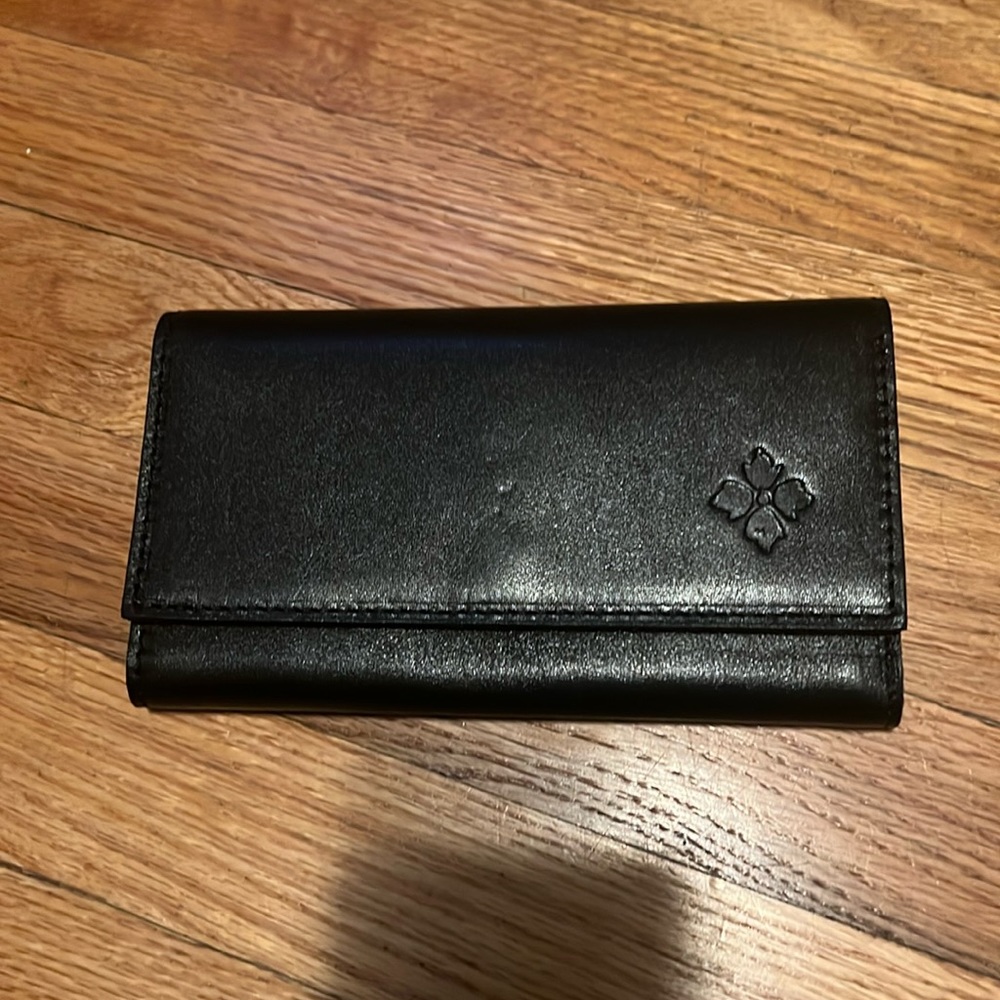Patricia Nash trifold wallet. Black.